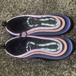 Nike women’s airmax 97s
